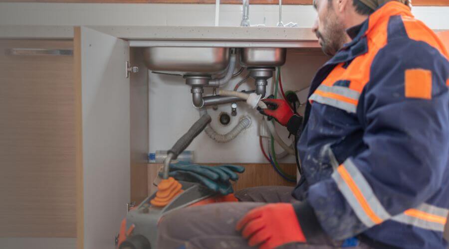 Professional slab leak plumber services in Pinon Hills, CA